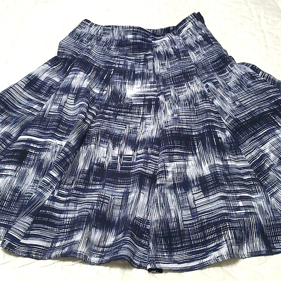 Cleo pleated skirt - Picture 3 of 5